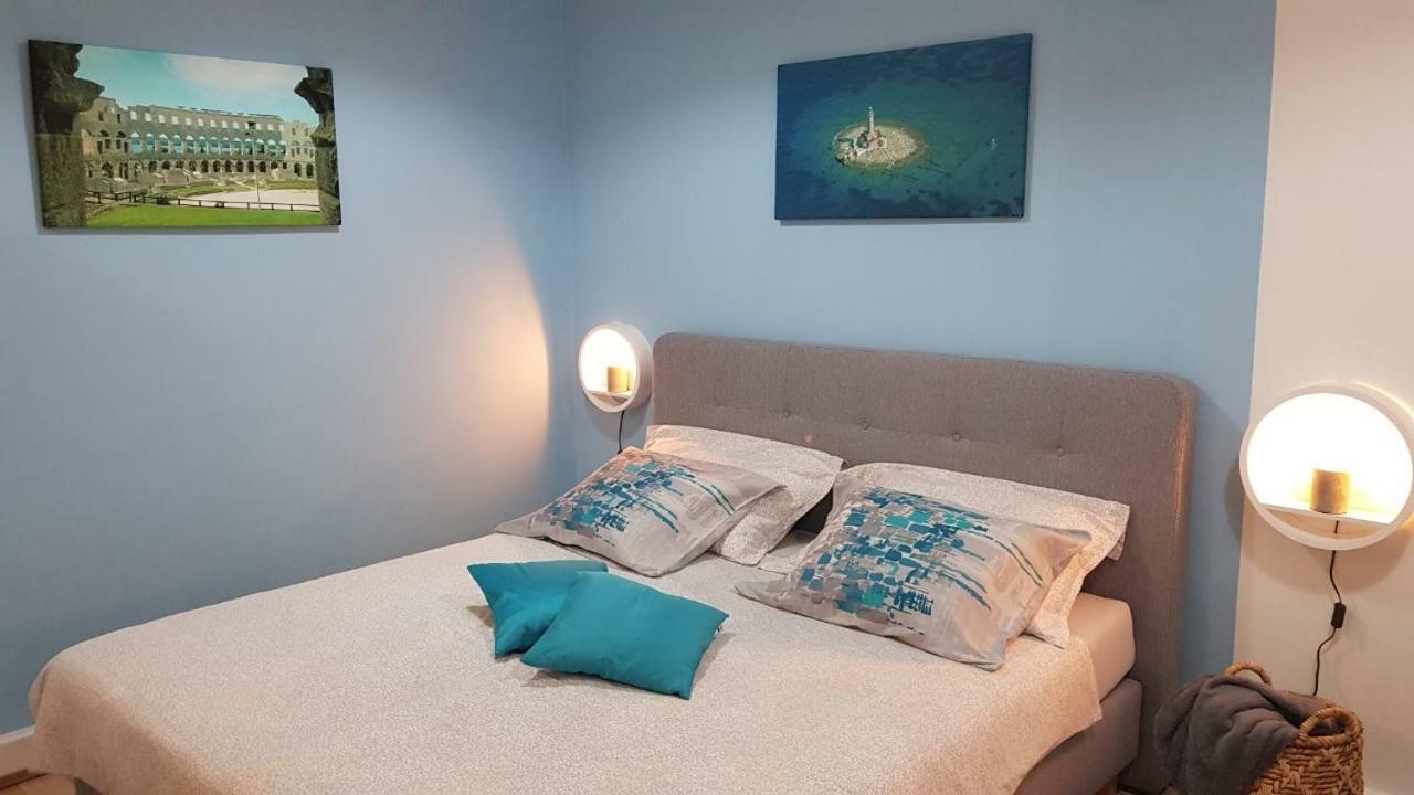 Holiday home Blue Door In